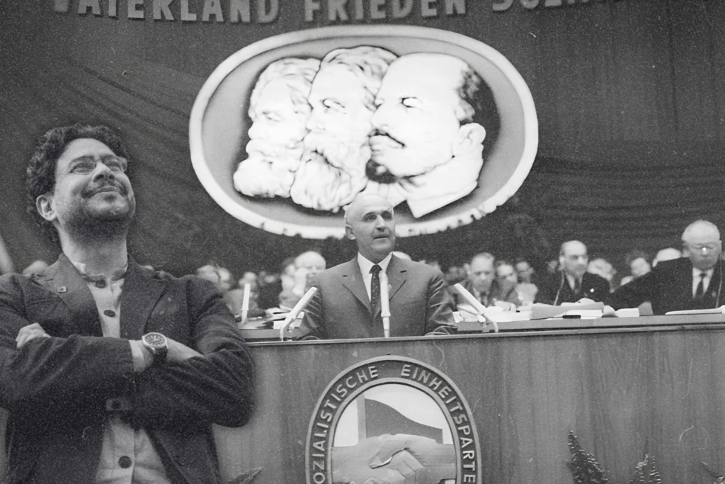 Si Iván Cepeda es «heredero», lo es de la cruenta ideología del Partido Comunista de Bulgaria (PCB) que participó activamente en su formación académica.