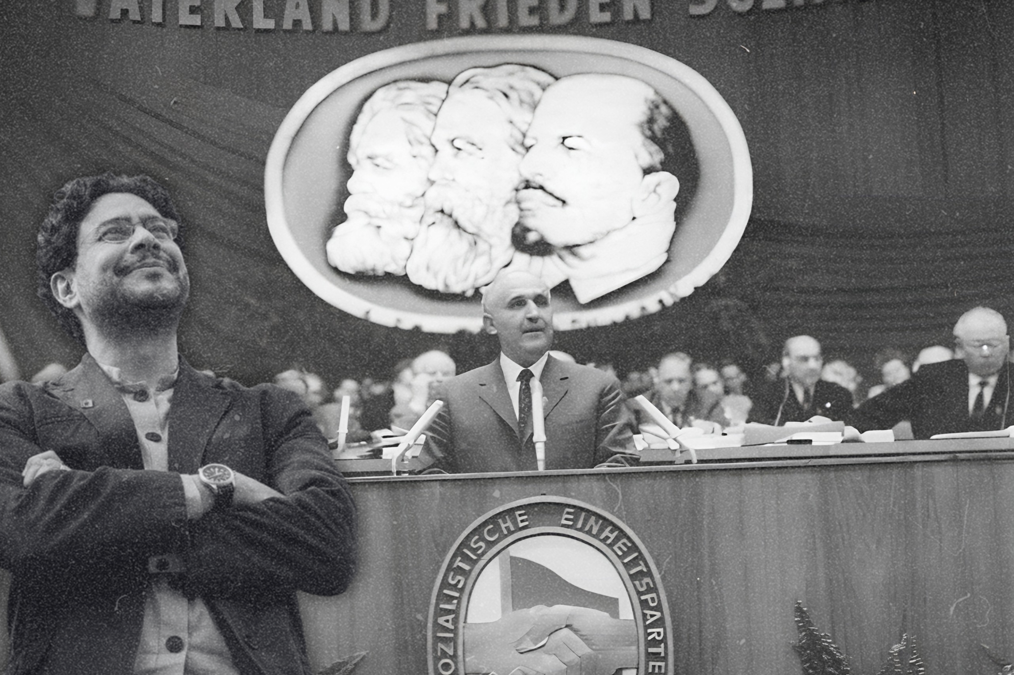 Si Iván Cepeda es «heredero», lo es de la cruenta ideología del Partido Comunista de Bulgaria (PCB) que participó activamente en su formación académica.